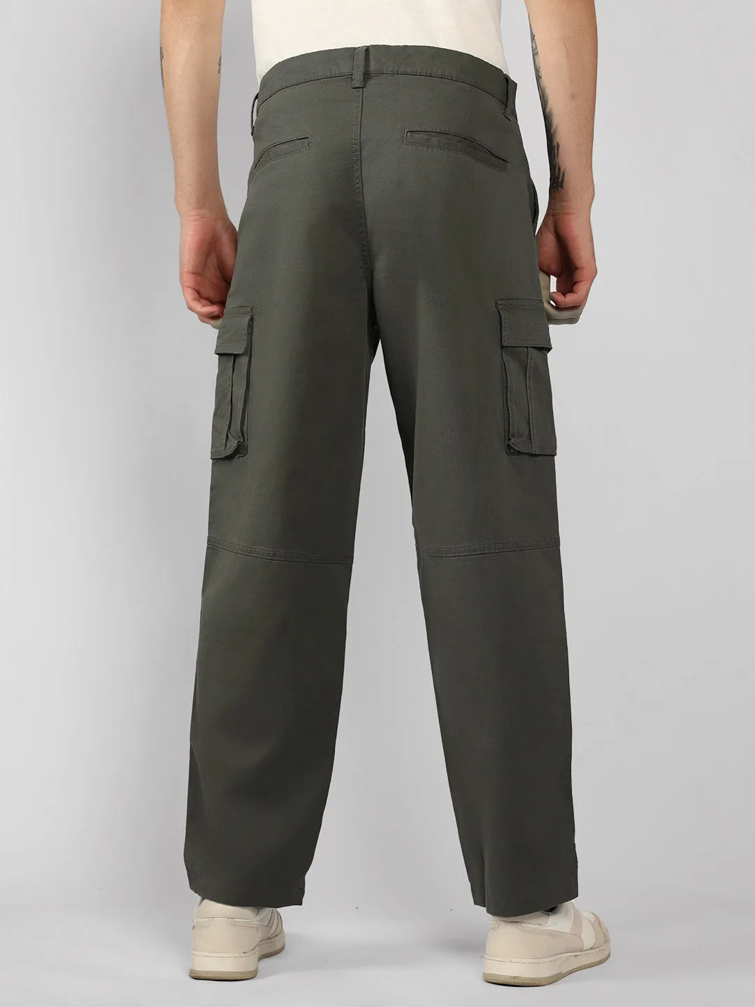 Men's Dark Grey Solid Relaxed Fit Cargos